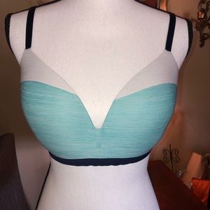 Victoria's Secret Wireless Lightly Lined Bra